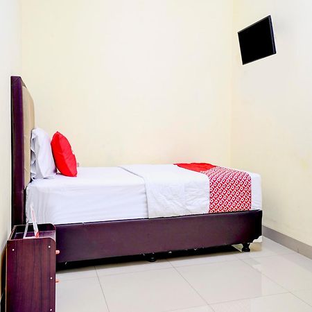 Oyo 90052 Star House Ξενοδοχείο Cirebon Εξωτερικό φωτογραφία
