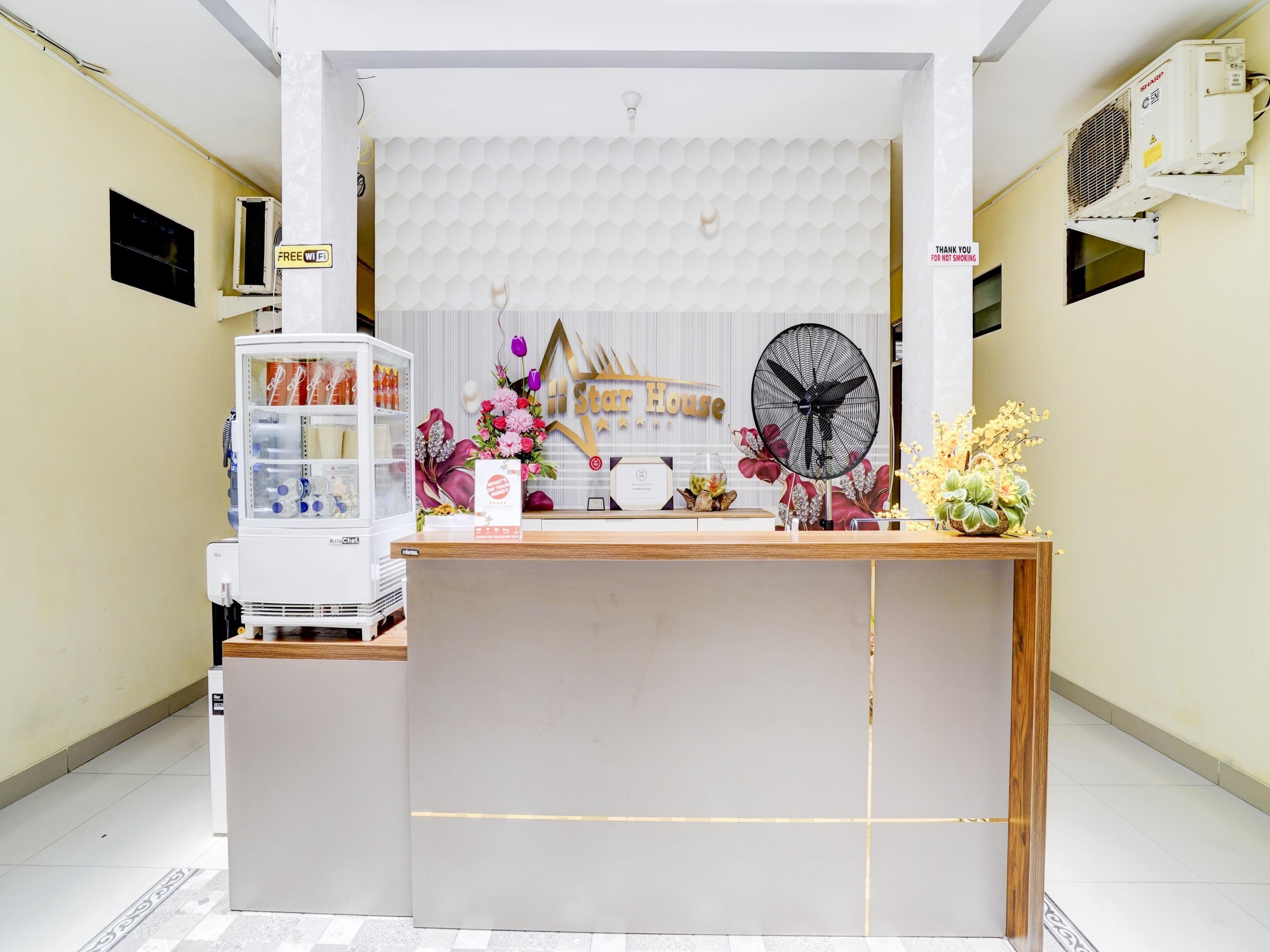 Oyo 90052 Star House Ξενοδοχείο Cirebon Εξωτερικό φωτογραφία